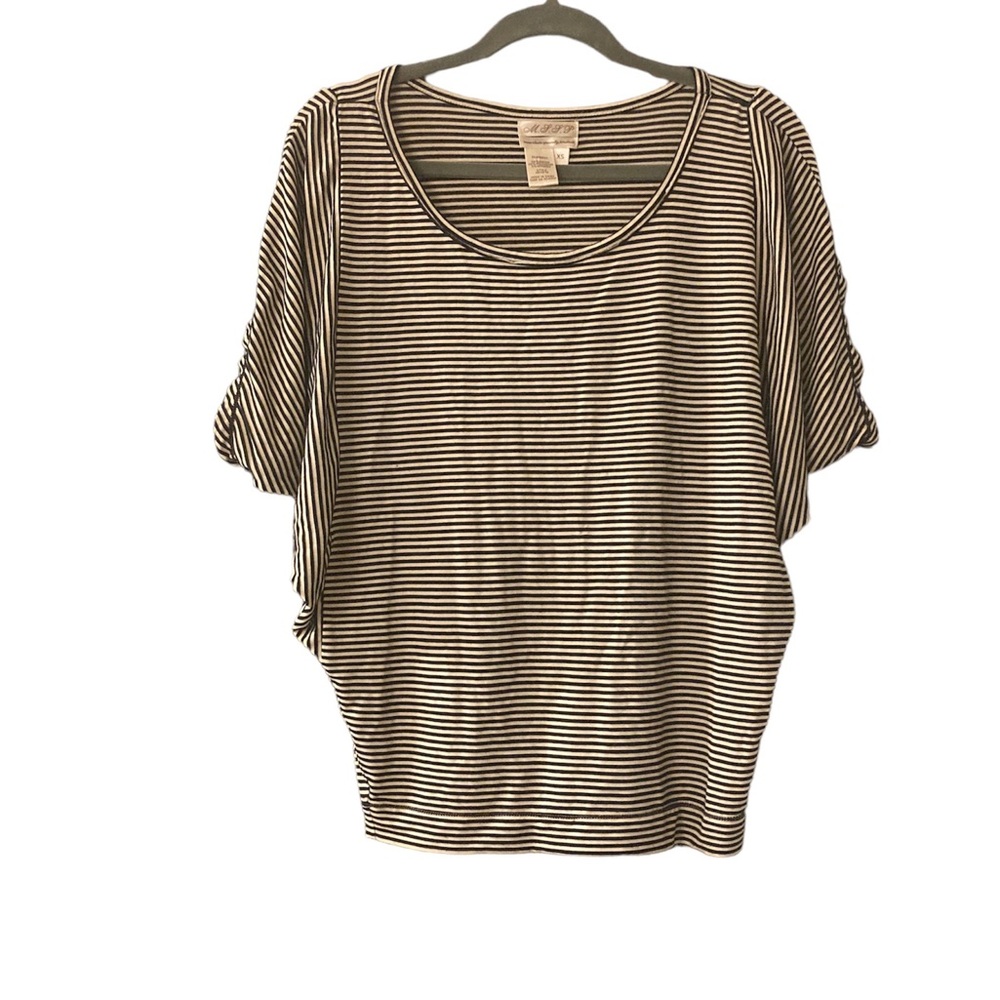 Women’s black and white striped short sleeve top